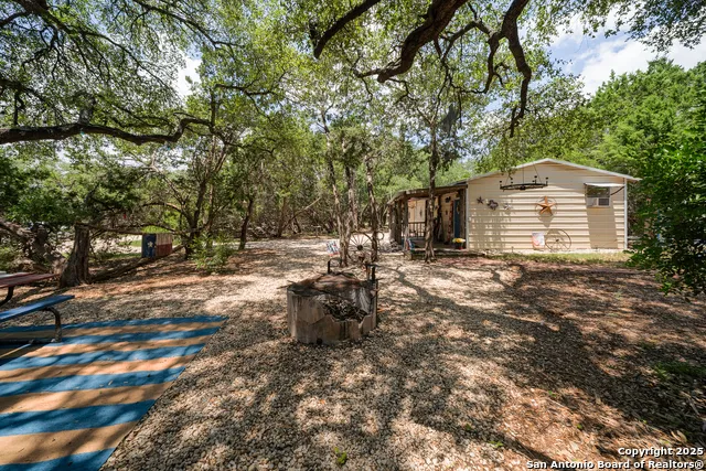 496 Cedarhill Dr. Bandera, TX 78003