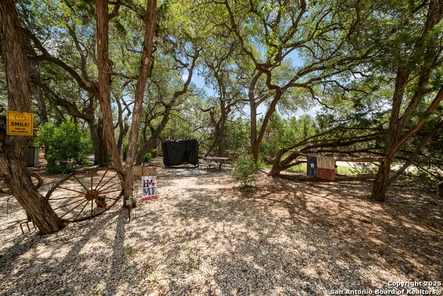 496 Cedarhill Dr. Bandera, TX 78003