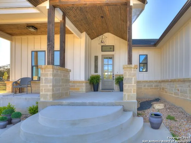 218 Edgewood Cir Bandera, TX 78003