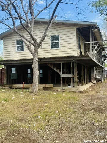 1119 Plum Floresville, TX 78114