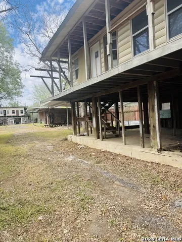 1119 Plum Floresville, TX 78114