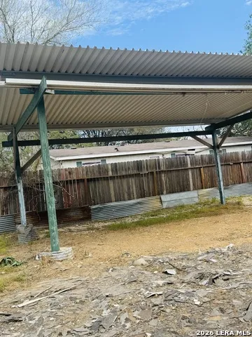 1119 Plum Floresville, TX 78114