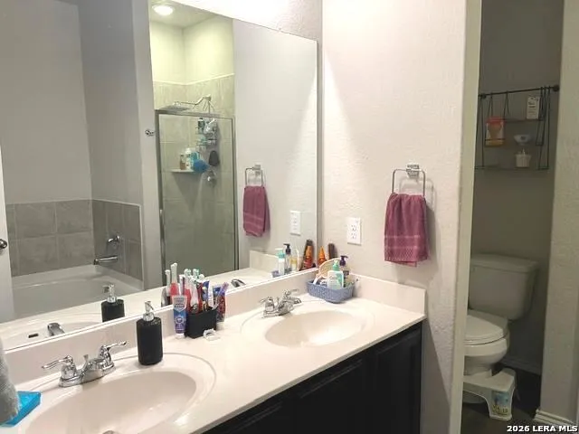 13511 Eden St Hedwig, TX 78152