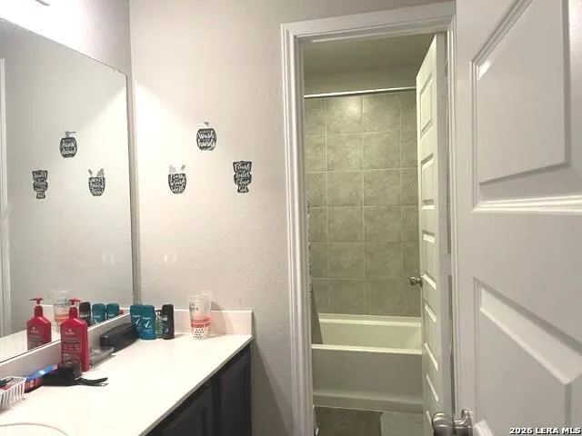 13511 Eden St Hedwig, TX 78152