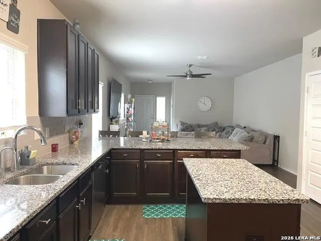 13511 Eden St Hedwig, TX 78152