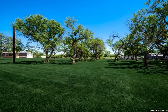 22218 Savannah Von Ormy, TX 78073