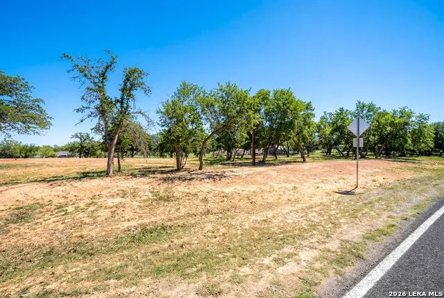 22218 Savannah Von Ormy, TX 78073