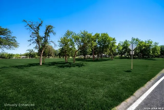 22218 Savannah Von Ormy, TX 78073
