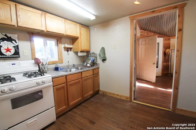 955 Faurie Rd Unit CEDAR CABIN Lakehills, TX 78063