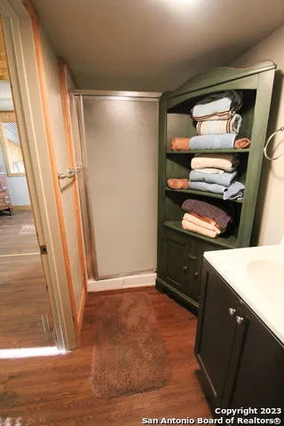 955 Faurie Rd Unit CEDAR CABIN Lakehills, TX 78063