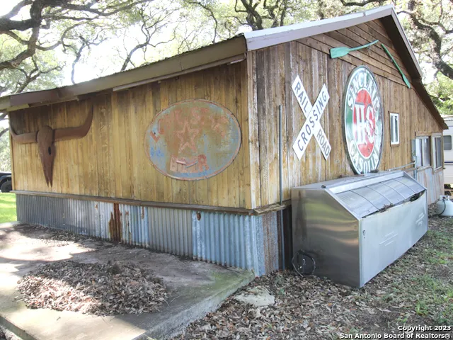 955 Faurie Rd Unit CEDAR CABIN Lakehills, TX 78063