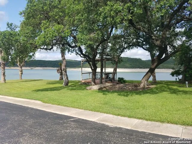 955 Faurie Rd Unit CEDAR CABIN Lakehills, TX 78063