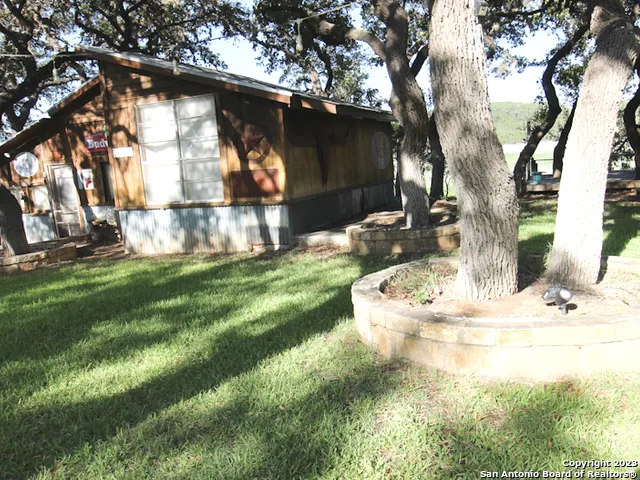 955 Faurie Rd Unit CEDAR CABIN Lakehills, TX 78063