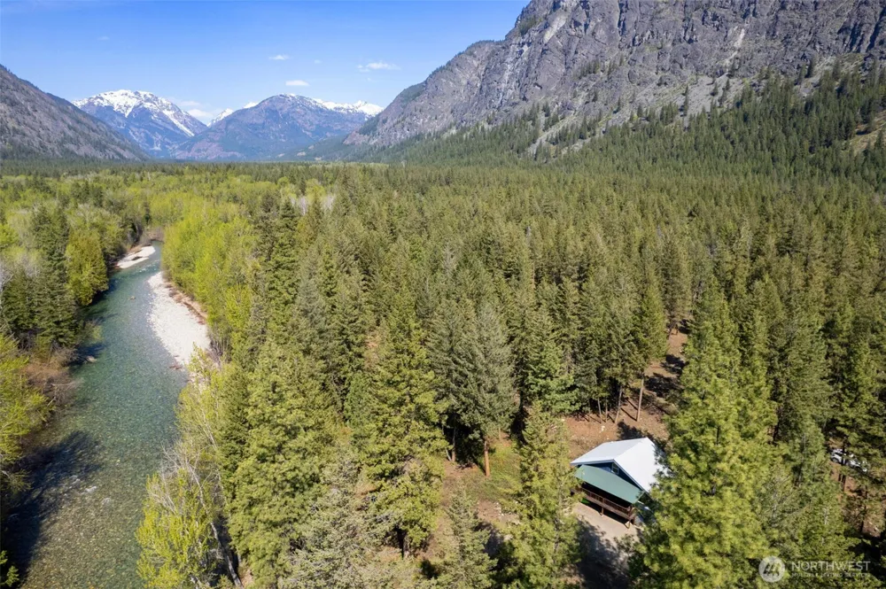 225 C Lost River Road Mazama, WA 98833