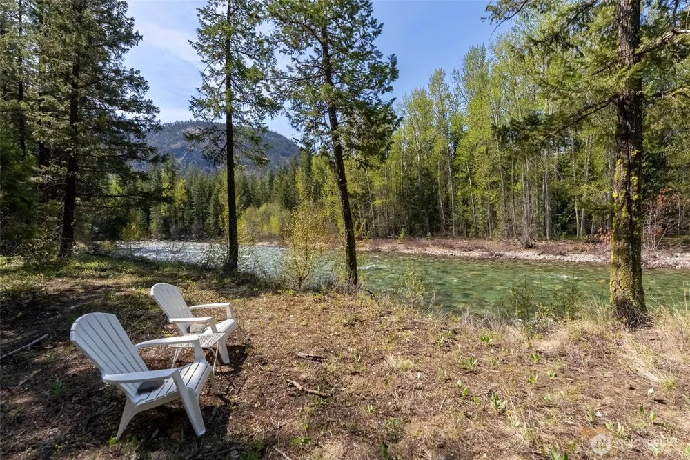 225 C Lost River Road Mazama, WA 98833