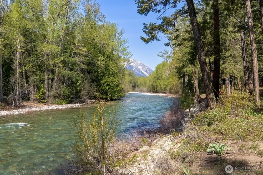225 C Lost River Road Mazama, WA 98833