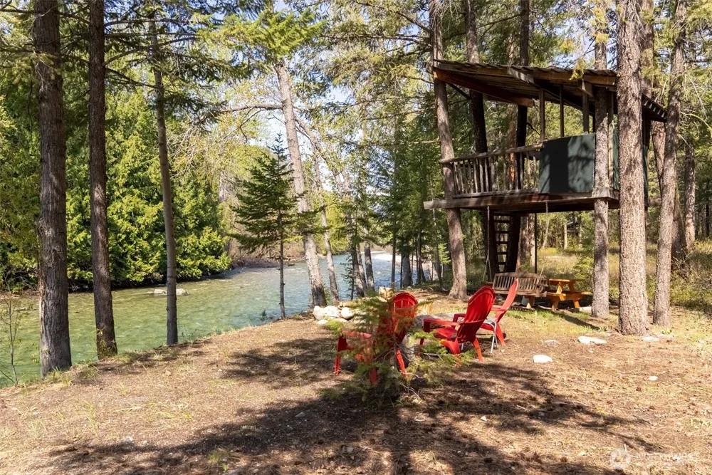 225 C Lost River Road Mazama, WA 98833
