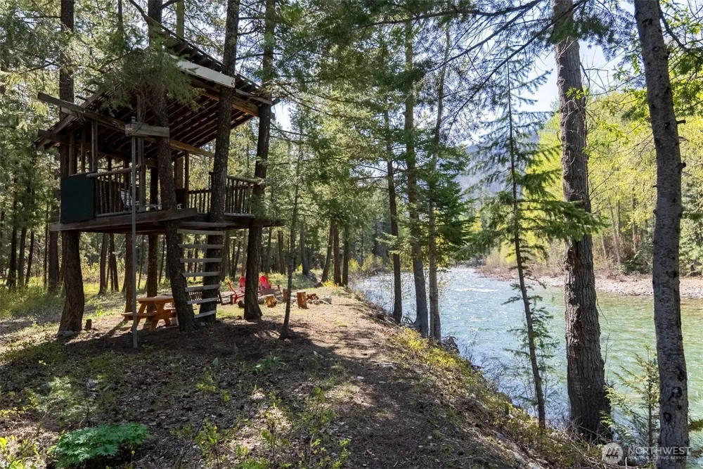 225 C Lost River Road Mazama, WA 98833