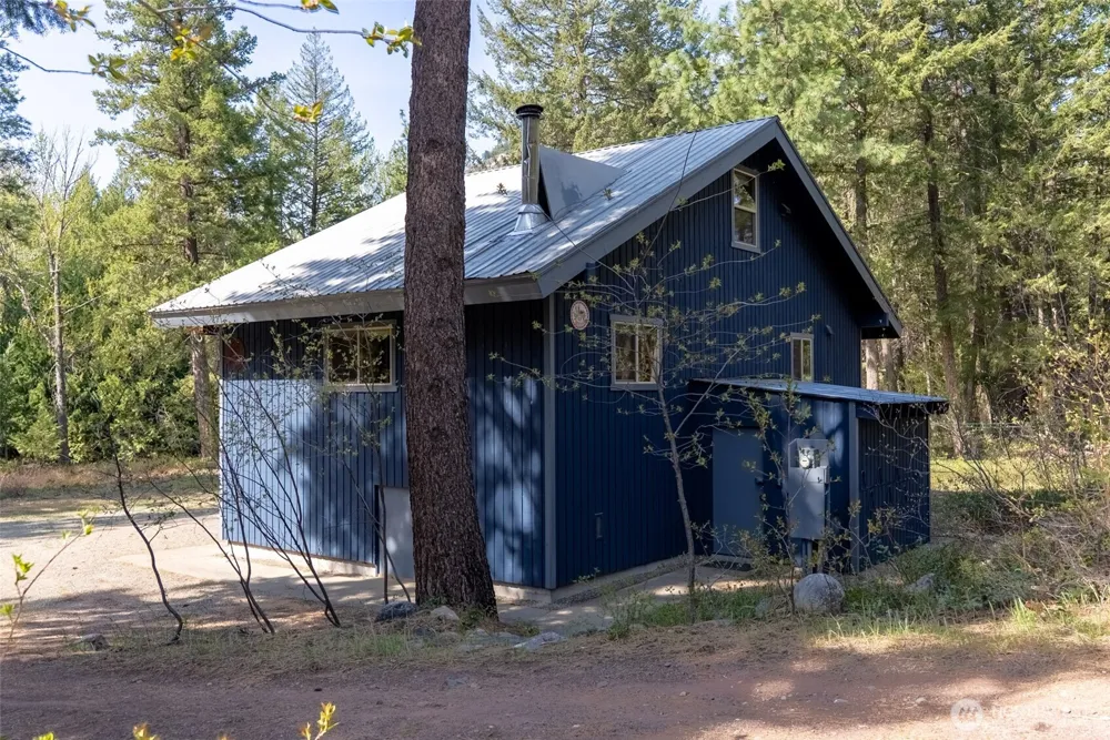 225 C Lost River Road Mazama, WA 98833