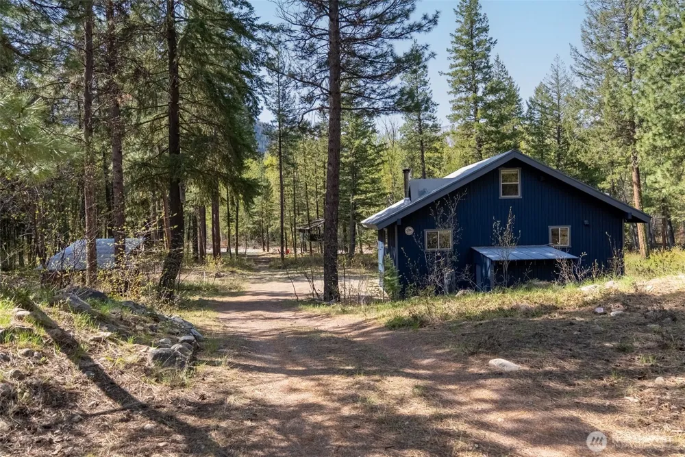 225 C Lost River Road Mazama, WA 98833