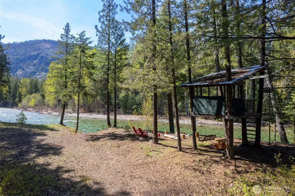 225 C Lost River Road Mazama, WA 98833