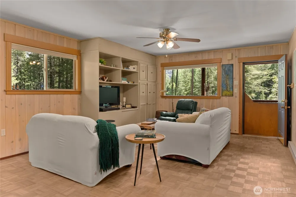 225 C Lost River Road Mazama, WA 98833