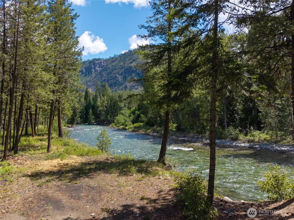 225 C Lost River Road Mazama, WA 98833