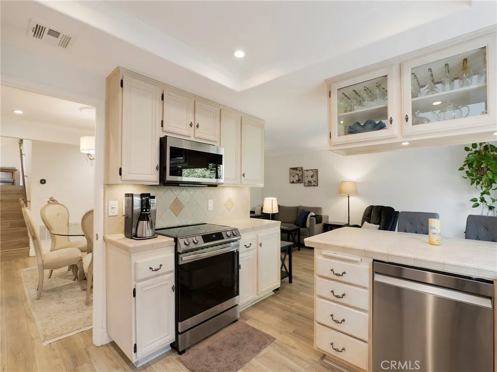 796 Valley Westlake Village, CA 91362