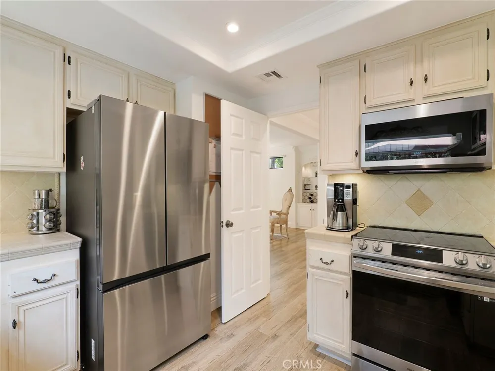 796 Valley Westlake Village, CA 91362
