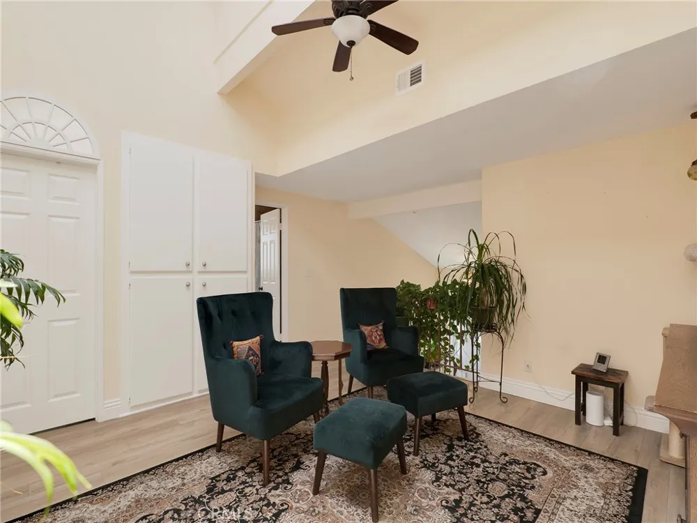 796 Valley Westlake Village, CA 91362
