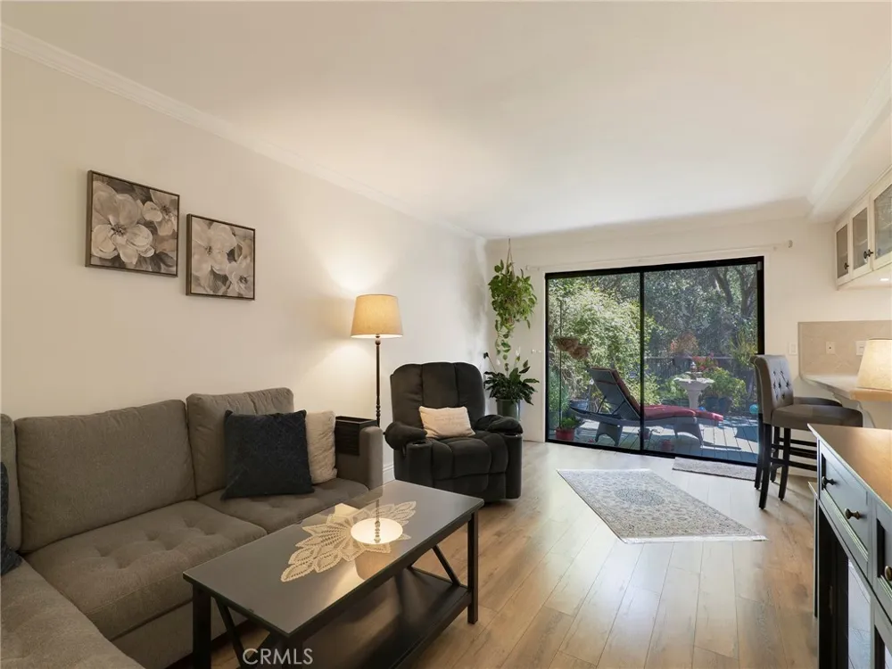 796 Valley Westlake Village, CA 91362