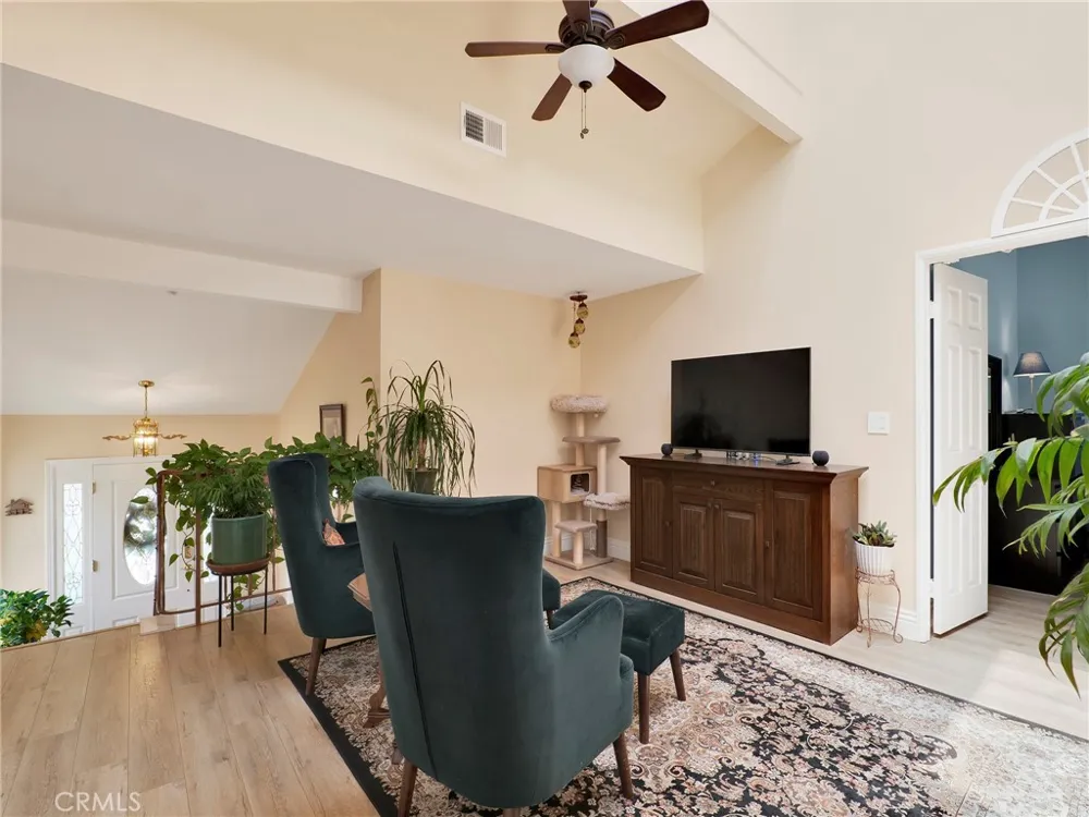 796 Valley Westlake Village, CA 91362