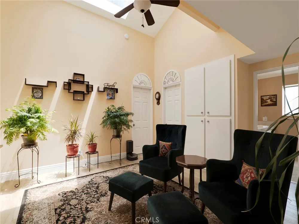 796 Valley Westlake Village, CA 91362