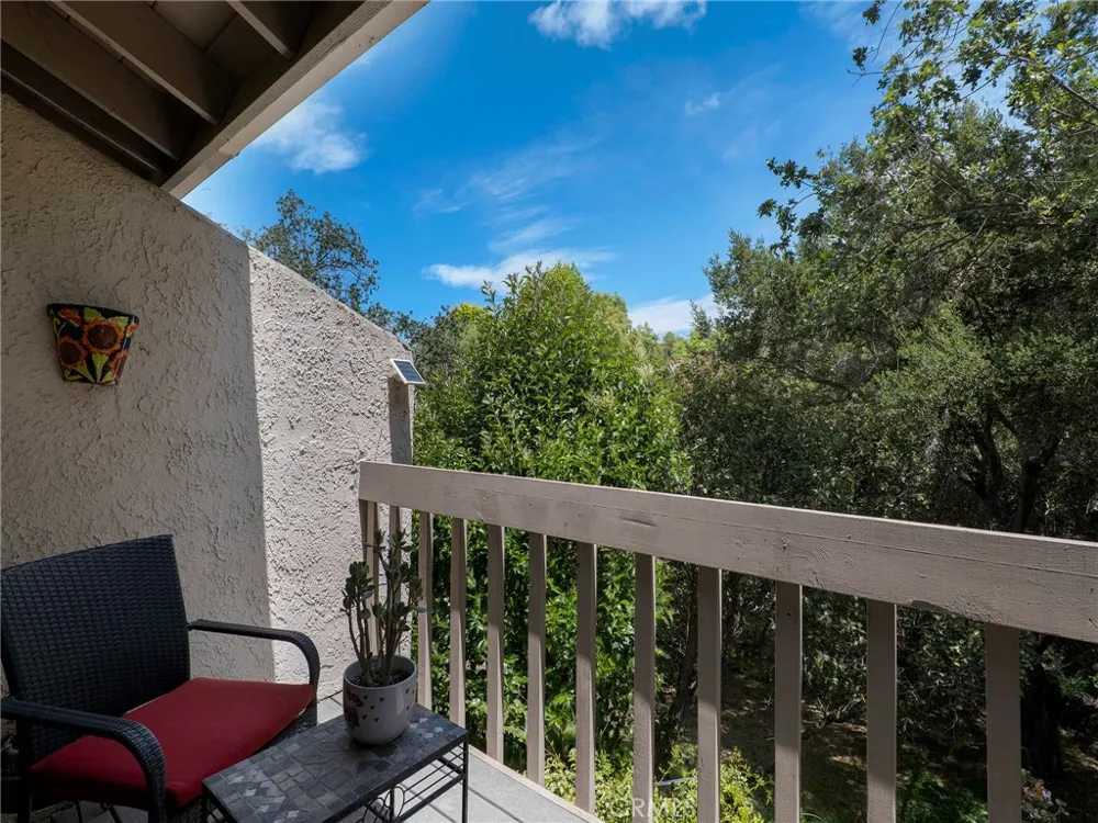 796 Valley Westlake Village, CA 91362