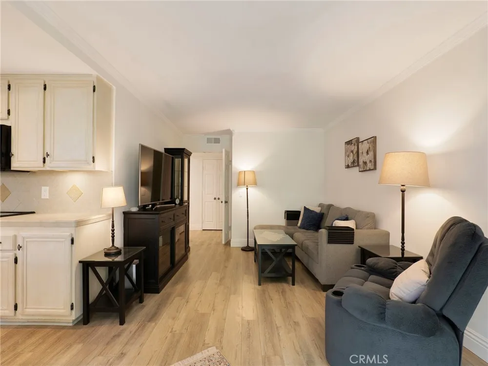796 Valley Westlake Village, CA 91362