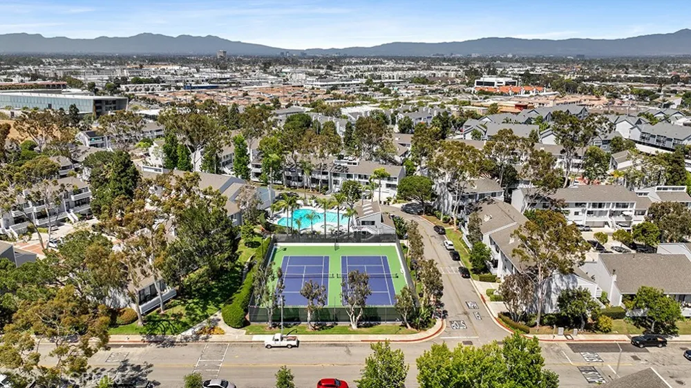 2 Land Fall Court Newport Beach, CA 92663