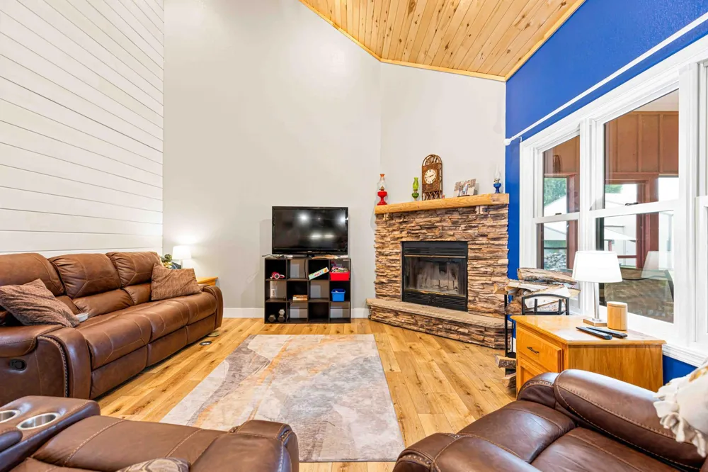 25131 Franklin Lake Road Pelican Rapids, MN 56572