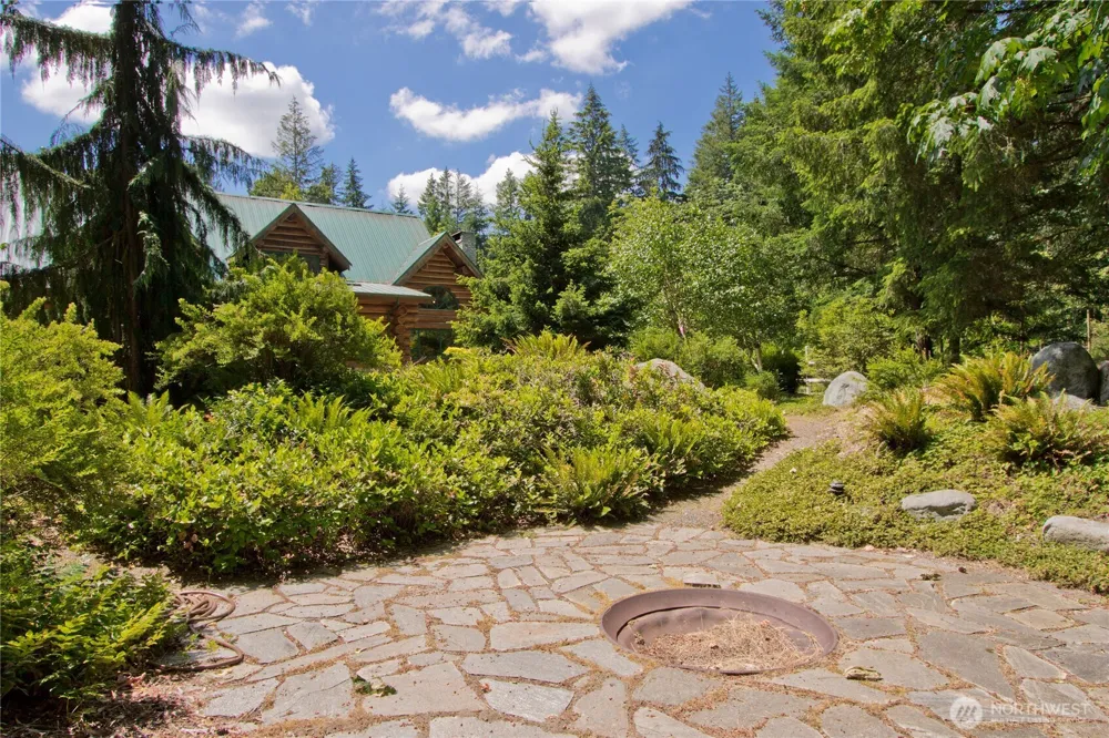 35800 249th Avenue SE Enumclaw, WA 98022
