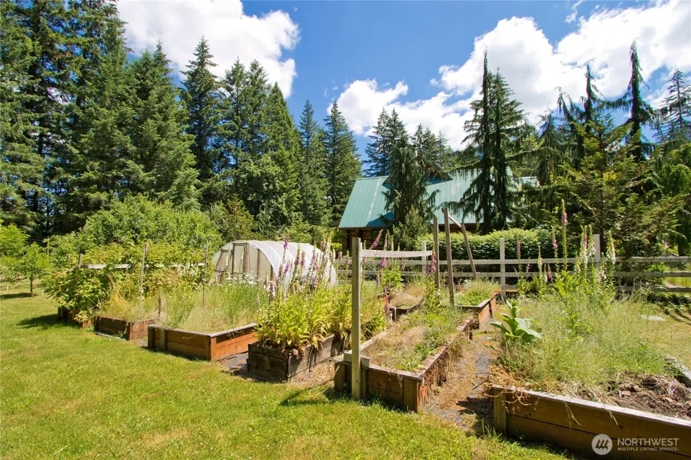35800 249th Avenue SE Enumclaw, WA 98022