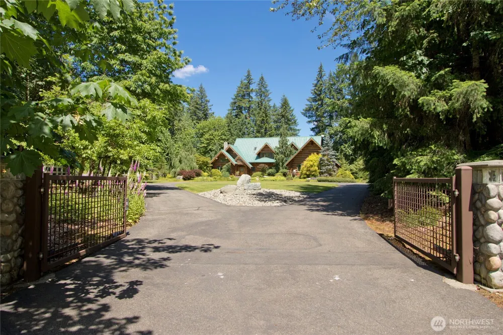 35800 249th Avenue SE Enumclaw, WA 98022