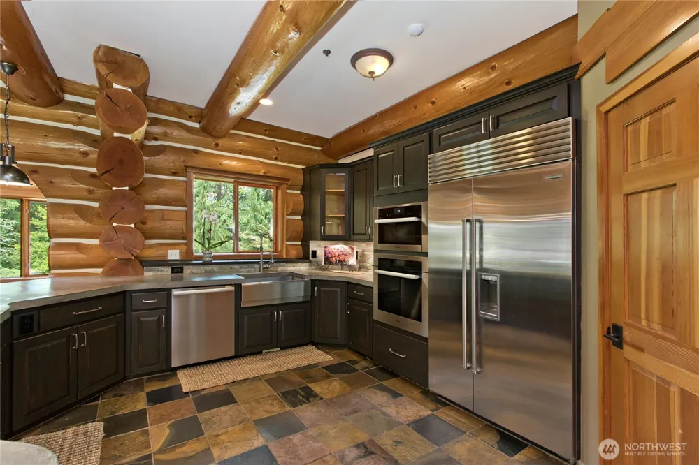 35800 249th Avenue SE Enumclaw, WA 98022