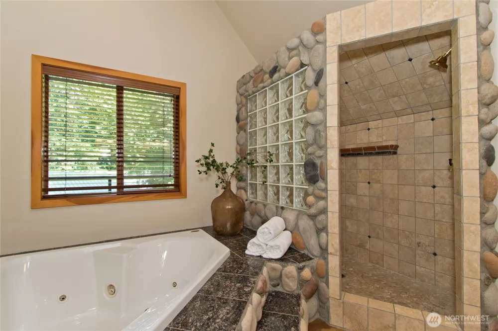35800 249th Avenue SE Enumclaw, WA 98022
