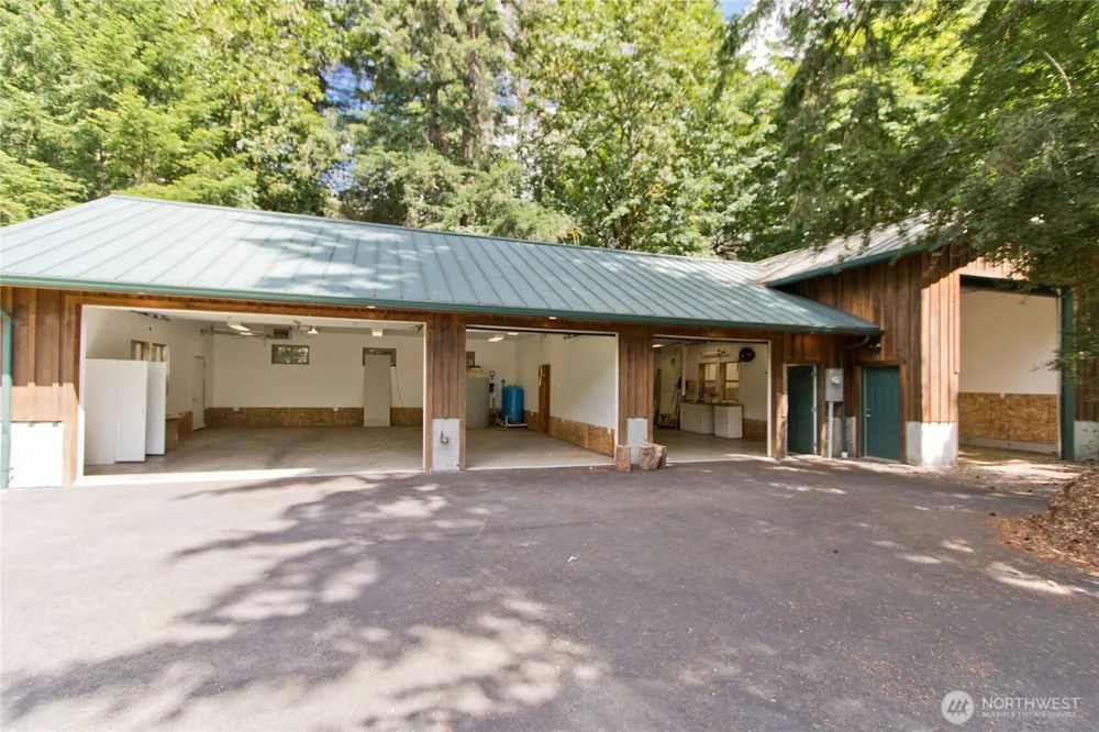 35800 249th Avenue SE Enumclaw, WA 98022