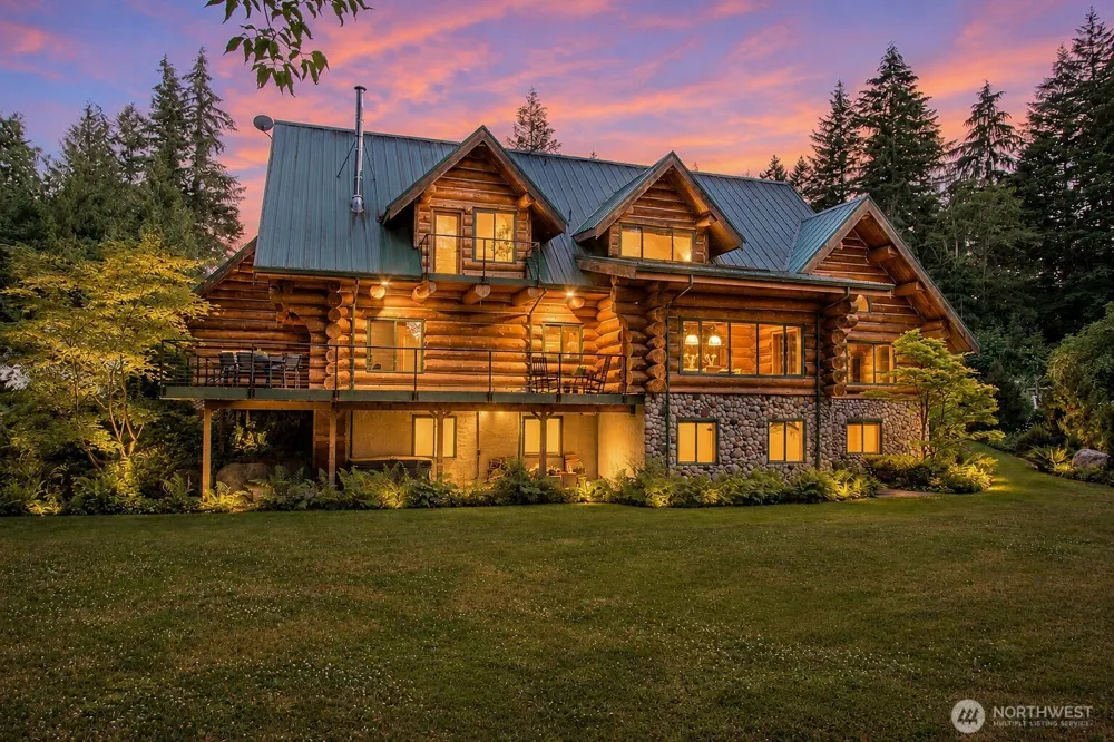 35800 249th Avenue SE Enumclaw, WA 98022