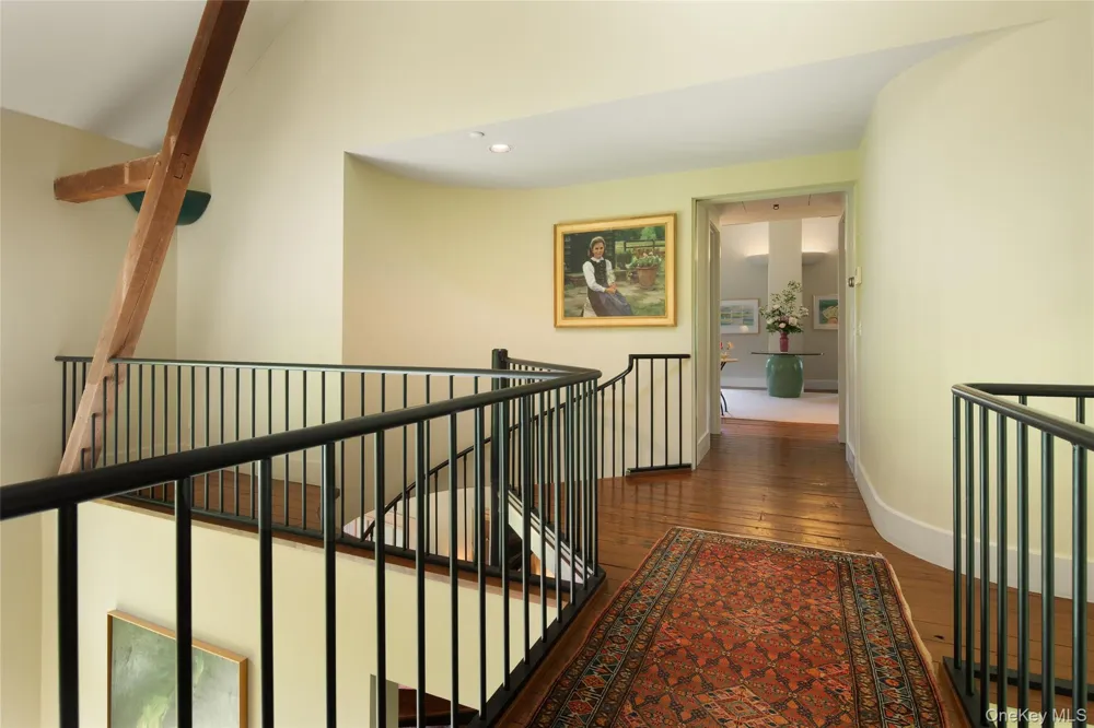 6-8 Old Killearn Road Millbrook, NY 12545