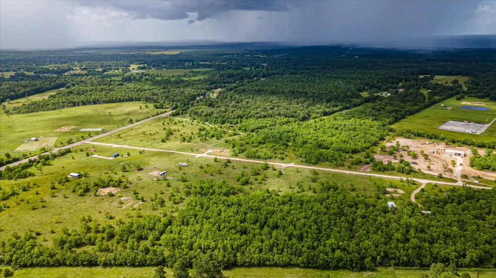 348 Private Road 77003 Liberty, TX 77575