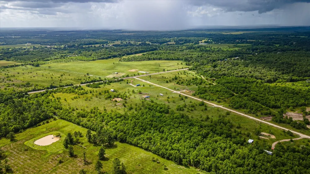 348 Private Road 77003 Liberty, TX 77575