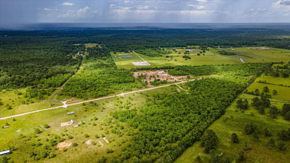 348 Private Road 77003 Liberty, TX 77575