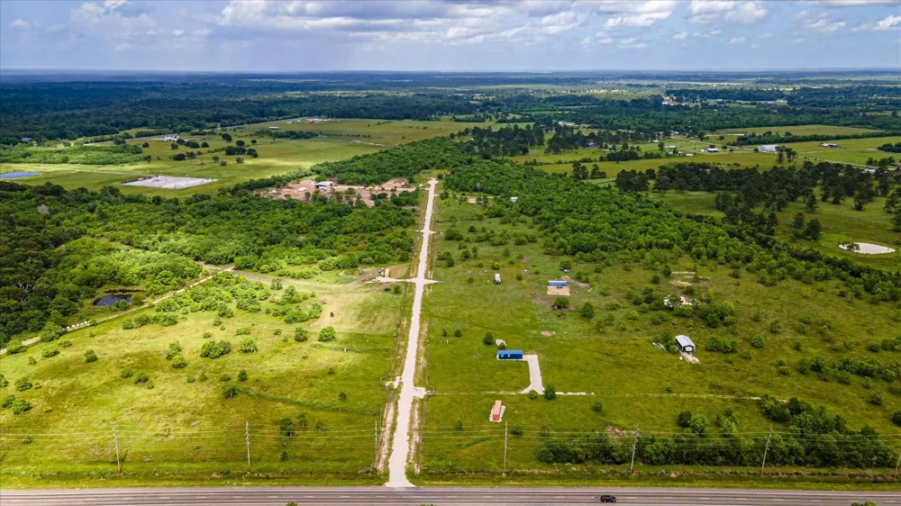 348 Private Road 77003 Liberty, TX 77575