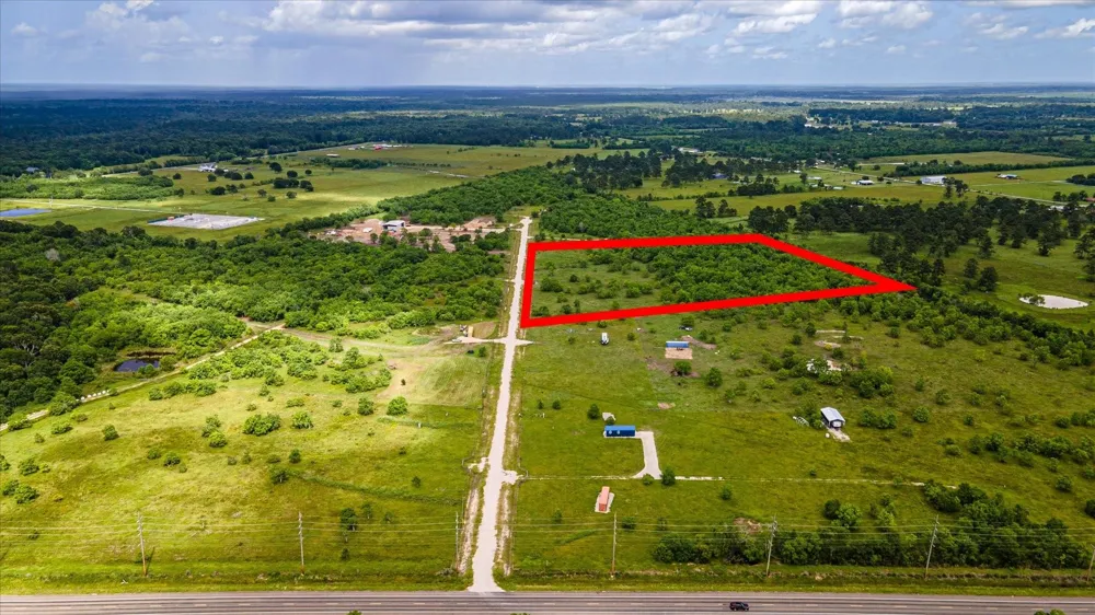 348 Private Road 77003 Liberty, TX 77575